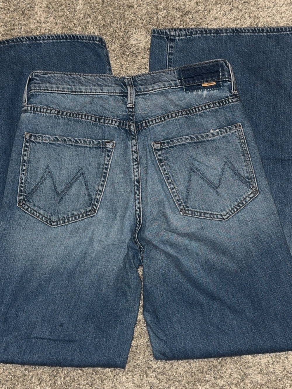 MOTHER Women’s  Wide Legged  Jeans in Medium Blue Wash - Picture 4 of 6